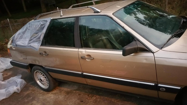 Took windows from the blue car to fix the wagon!